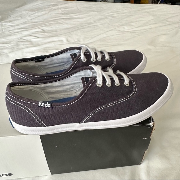 Keds Women's Champion Sneaker in navy (size 5) - Picture 4 of 8